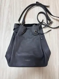 【FURLA フルラ】巾着型 レザーショルダーバッグ　グレー