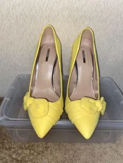イエローリボン　パンプスのサムネイル