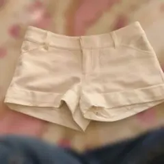 CECI McBEE ショートパンツ ホワイト　夏のサムネイル