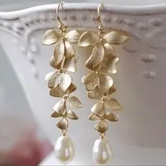 ブライダル　ピアス　ゴールド　パール　ロングピアス　パーティー　日常使い　綺麗