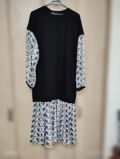 黒と白のフラワープリントロングワンピース