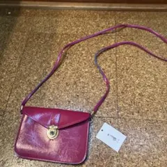 ピンク ショルダーバッグ クラシックデザイン