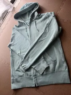 UNIQLO ライトブルー フルジップパーカー
