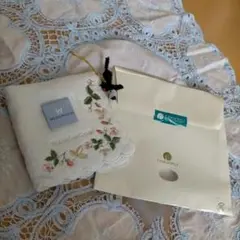 ♥WEDGWOOD ハンカチ ワイルドストロベリー タオルハンカチのサムネイル