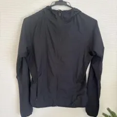 adidas フード付きジャケット 黒