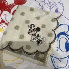 ★新品　タグ付き　未使用★ディズニーミニーマウスハンカチ ディズニーストア購入
