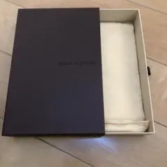 LOUIS VUITTON ギフトボックス 引き手付きメッセージカード付き