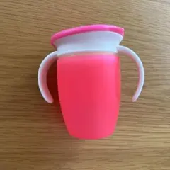 マンチキンのベビー用飲み物容器