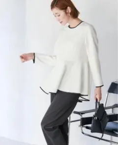 新品最安値タグ付きur's ユアーズ　パイピングペプラムトップス　Mサイズ