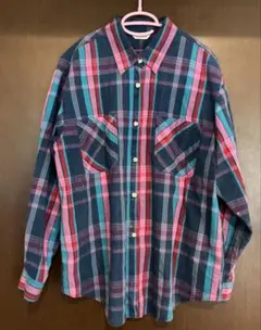 チェックシャツ　長袖シャツ