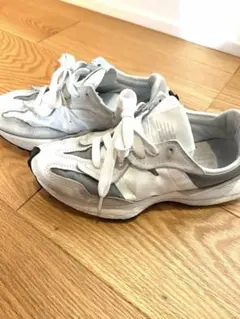 New Balance 327 ホワイト/グレー