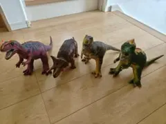 恐竜フィギュア 4体セット