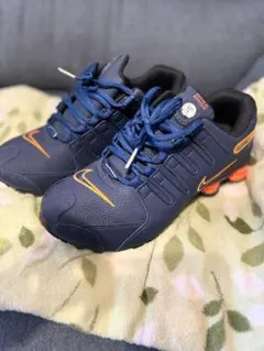 Nike Shox ネイビー/オレンジ スニーカー
