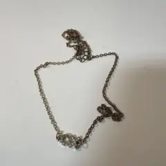 シンプルな金属製チェーンネックレス