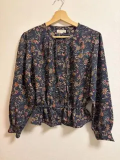 花柄ブラウス