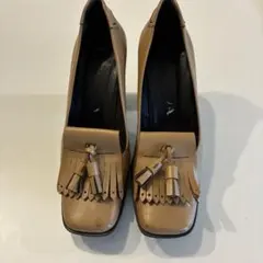 タッセル付き ベージュ パンプスのサムネイル