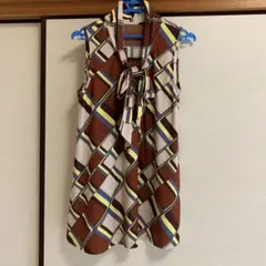 リッシェの袖なしチュニックのサムネイル