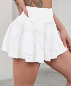 ♚新品未使用・海外製ノーブランド  ホワイトベースお洒落なラインフレアスコート♚