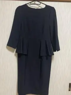 ルイルエブティック　ネイビー ペプラムデザイン ワンピース