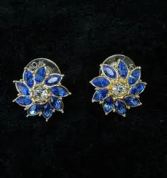 ブルーのクリスタル花デザインスタッドピアス