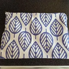葉模様ポーチ 白と紺