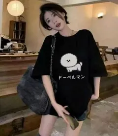 ドーベルマン プリント Tシャツ ブラック ユニセックスのサムネイル