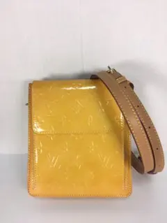 Item thumbnail for item c2e6d5e9-b3a0-45a1-baf8-890366ad1167