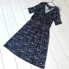 エイチアンドエム ワンピース 総柄 カシュクール フレア 青 黒 とろみ