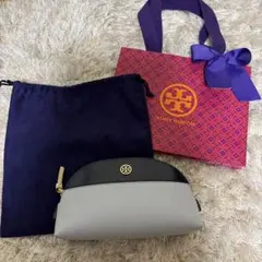 Tory Burch グレーと黒のポーチ