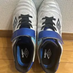 umbroトレーニングシューズ 24cm