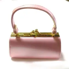 ピンク 丸型ポーチ 合成皮革 ゴールド金具
