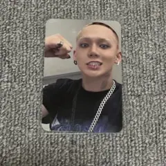 Item thumbnail for item 30416c28-eac9-44b4-8c6c-f5f7d239d60a