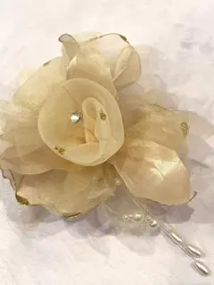 コサージュ　ベージュ