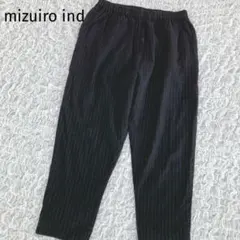 黒 カジュアルパンツ