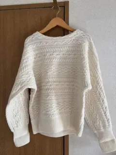 グリーンレーベルリラクシング　ハミルトンウールアラン柄ドルマンスリーブニット　白