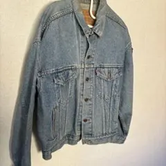 Levi's ライトブルー デニムジャケット 背中に可愛いデザインあります！
