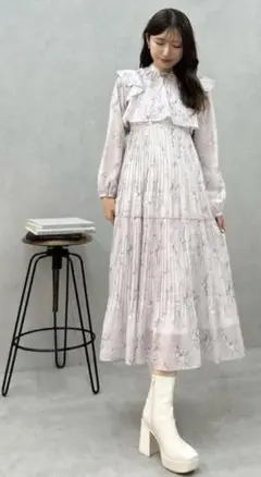 現行品 MERCURYDUO花柄プリーツティアードワンピース ベビーピンク