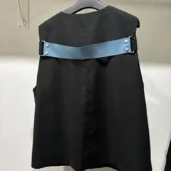 美品 conte フロントスリット ノースリーブブラウス - メルカリ