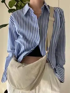 ユニクロ　ラウンドミニショルダーバッグ 白