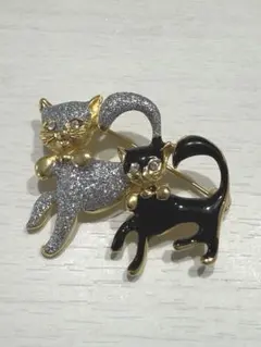 【親子猫ブローチ】黒猫＆シルバー猫 ラインストーン ゴールドカラーヴィンテージ風