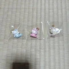 ハローキティ　トレーディングマスコットストラップ３点