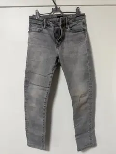 UNIQLO JEANS グレー スキニーフィットジーンズ