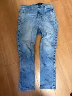 Gramicci ベルト付き デニムパンツ ライトブルー ストレート