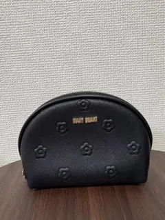 MARY QUANT ブラックポーチ フラワーエンボス
