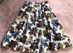 JUSGLITTYジャスグリッティー　2 花柄　ロングスカート　フレア