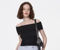 GU オフショルダーT