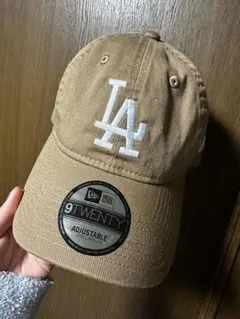 New Era 9TWENTY LAロゴ ベージュキャップ
