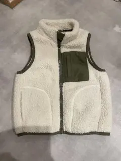 GU アイボリー オリーブ ジップアップベスト110