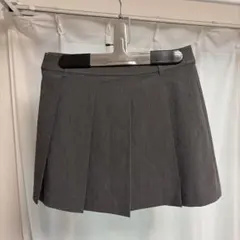 新品未使用ユニクロプリーツスコートダークグレーS