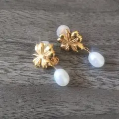 イリス47 花モチーフ パール イヤリング